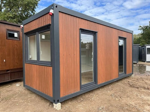 STANDARDOWY KONTENER BIUROWY 6,00 X 2,43M